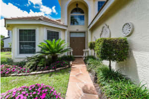 17 Lawrence Lake Dr, Boynton Beach, FL 33436, Sold 05/26/22
