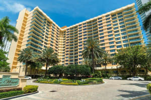 2501 S Ocean Dr APT 423, Hollywood, FL 33019, Sold 07/06/22