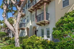 40 Via Floresta Dr, Boca Raton, FL 33487, Sold 07/29/22