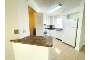 6065 NW 186th St APT 301, Hialeah, FL 33015, Sold 05/26/22