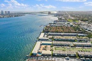 110 Wettaw Ln APT 202, North Palm Beach, FL 33408, Sold 08/17/22