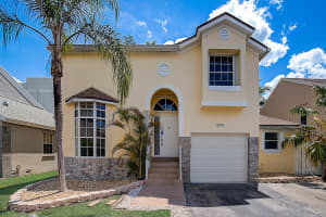 10701 SW 10th Ct, Davie, FL 33324, Sold 05/19/22