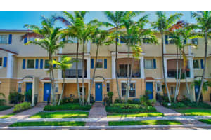 2855 S Oasis Dr, Boynton Beach, FL 33426, Sold 06/14/22