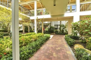 730 Greensward Ct Apt 104-J, Delray Beach, FL 33445, Sold 07/29/22