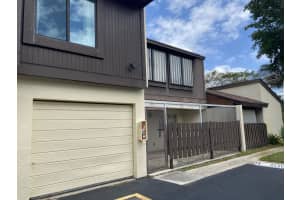 5260 Bosque Ln APT 19, West Palm Beach, FL 33415, Sold 08/19/22