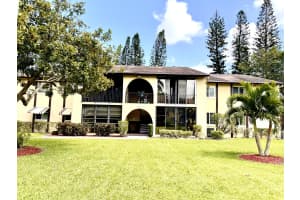 312 Pine Ridge Cir b 1, Greenacres, FL 33463, Sold 07/08/22