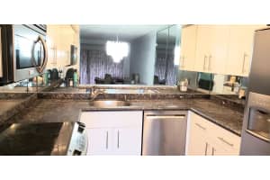 5187 Oakhill Ln APT 611, Delray Beach, FL 33484, Sold 08/24/22