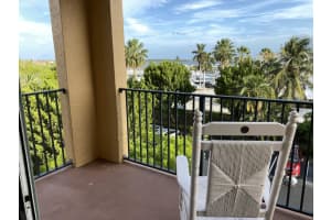 1000 Scotia Dr APT 402, Hypoluxo, FL 33462, Sold 07/01/22