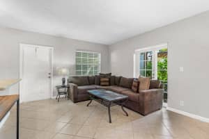 2660 NE 8th Ave APT 301, Wilton Manors, FL 33334, Sold 06/02/22