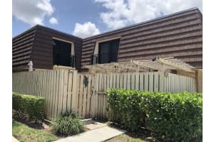 218 2nd Ln, Palm Beach Gardens, FL 33418, Sold 04/25/22