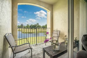 2040 Greenview Shores Blvd APT 214, Wellington, FL 33414, Sold 05/31/22