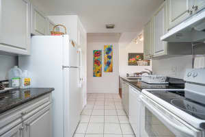 2040 Greenview Shores Blvd APT 214, Wellington, FL 33414, Sold 05/31/22