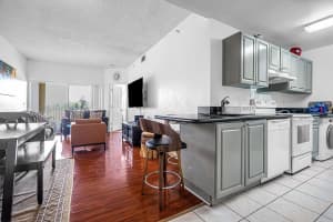 2040 Greenview Shores Blvd APT 214, Wellington, FL 33414, Sold 05/31/22