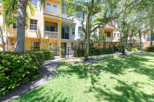2410 San Pietro Cir, Palm Beach Gardens, FL 33410, Sold 05/31/22