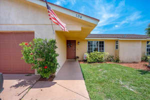 104 New Kent Ct, Royal Palm Beach, FL 33411, Sold 07/15/22
