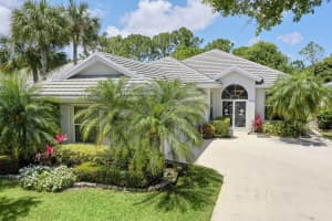 4885 SE Heartleaf Terrace, Hobe Sound, FL 33455, Sold 06/13/22