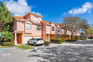 2054 Alta Meadows Ln APT 2404, Delray Beach, FL 33444, Sold 07/15/22