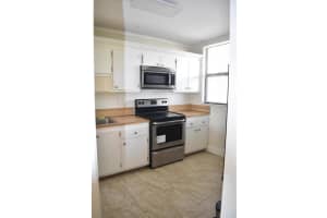 8415 Forest Hills Dr APT 305, Coral Springs, FL 33065, Sold 05/27/22