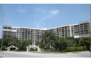 600 Parkview Dr APT 622, Hallandale Beach, FL 33009, Sold 07/15/22