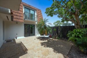 2233 White Pine Cir b, Greenacres, FL 33415, Sold 06/07/22