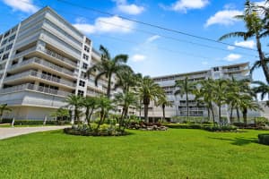 3546 S Ocean Blvd APT 427, South Palm Beach, FL 33480, Sold 05/27/22