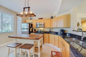 11013 Legacy Ln APT 202, Palm Beach Gardens, FL 33410, Sold 06/15/22