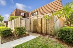 425 4th Ln, Palm Beach Gardens, FL 33418, Sold 07/11/22