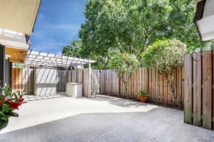 425 4th Ln, Palm Beach Gardens, FL 33418, Sold 07/11/22