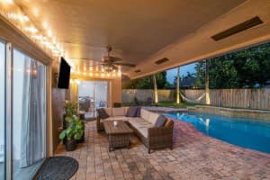 946 NW 10th St, Boynton Beach, FL 33426, Sold 05/25/22