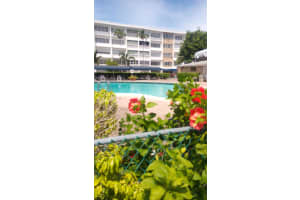 329 SE 3rd Street   103t, Hallandale Beach, FL 33009 Sold 04/17/23