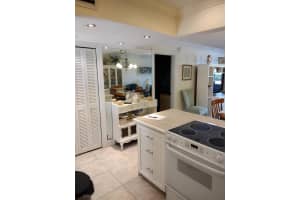 329 SE 3rd Street   103t, Hallandale Beach, FL 33009 Sold 04/17/23