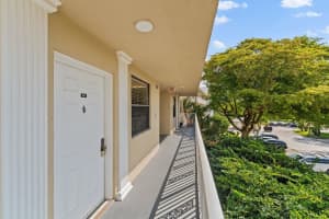 3521 Village Blvd APT 305, West Palm Beach, FL 33409, Sold 05/31/22