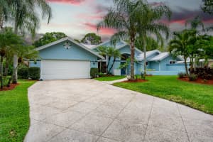 794 SW Lighthouse Dr, Palm City, FL 34990, Sold 07/15/22