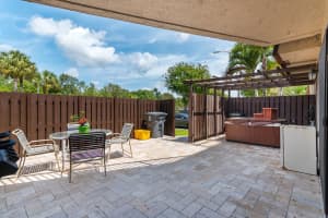 8211 Boca Rio Dr, Boca Raton, FL 33433, Sold 07/08/22