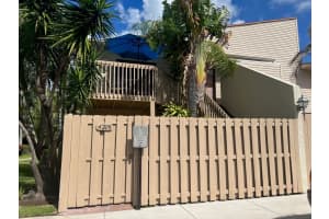 614 Executive Center Dr APT 208, West Palm Beach, FL 33401, Sold 06/28/22