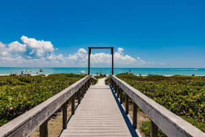 1401  Middle Gulf Drive   202 Sanibel, FL 33957 Sold 05/19/22