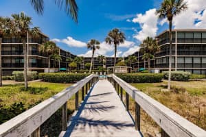 1401  Middle Gulf Drive   202 Sanibel, FL 33957 Sold 05/19/22