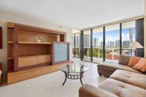 3640 Yacht Club Dr APT 707, Aventura, FL 33180, Sold 07/27/22
