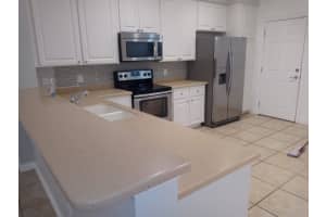 1043 Pinewood Lake Ct, Greenacres, FL 33415, Sold 08/31/22