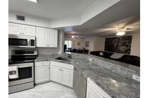400 Scotia Dr APT 304, Hypoluxo, FL 33462, Sold 06/21/22