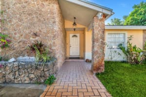 1206 Fernlea Dr, West Palm Beach, FL 33417, Sold 06/27/22