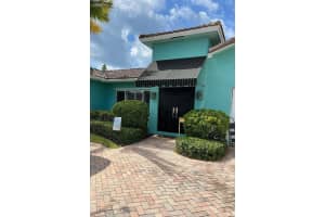 728 Coventry St, Boca Raton, FL 33487, Sold 04/30/22