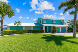 14 Castle Ct, Fort Pierce, FL 34949, Sold 08/10/22