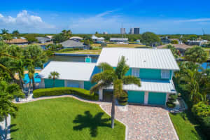14 Castle Ct, Fort Pierce, FL 34949, Sold 08/10/22