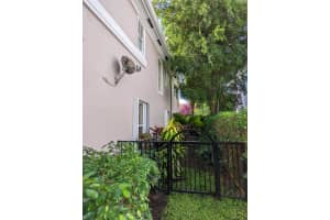 155 Las Brisas Cir, Hypoluxo, FL 33462, Sold 06/09/22