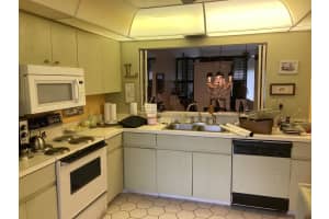 9440 Meadowood Dr, Fort Pierce, FL 34951, Sold 09/05/22