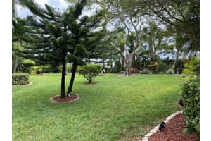 301 River Bluff Ln, Royal Palm Beach, FL 33411, Sold 07/18/22