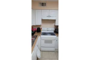 213 Lake Pointe Dr APT 206, Oakland Park, FL 33309, Sold 06/21/22