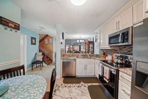 2605 Maplewood Dr, Greenacres, FL 33415, Sold 07/07/22