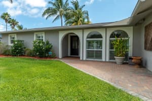 6946 Paul Mar Dr, Lake Worth, FL 33462, Sold 06/17/22
